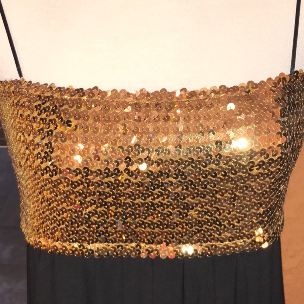 Dress - Picture 6 of 7